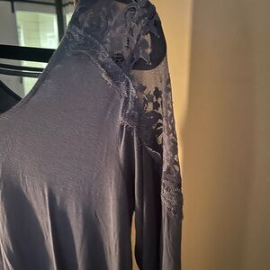 American Eagle Outfitters Gray Lace Long Sleeve Tee